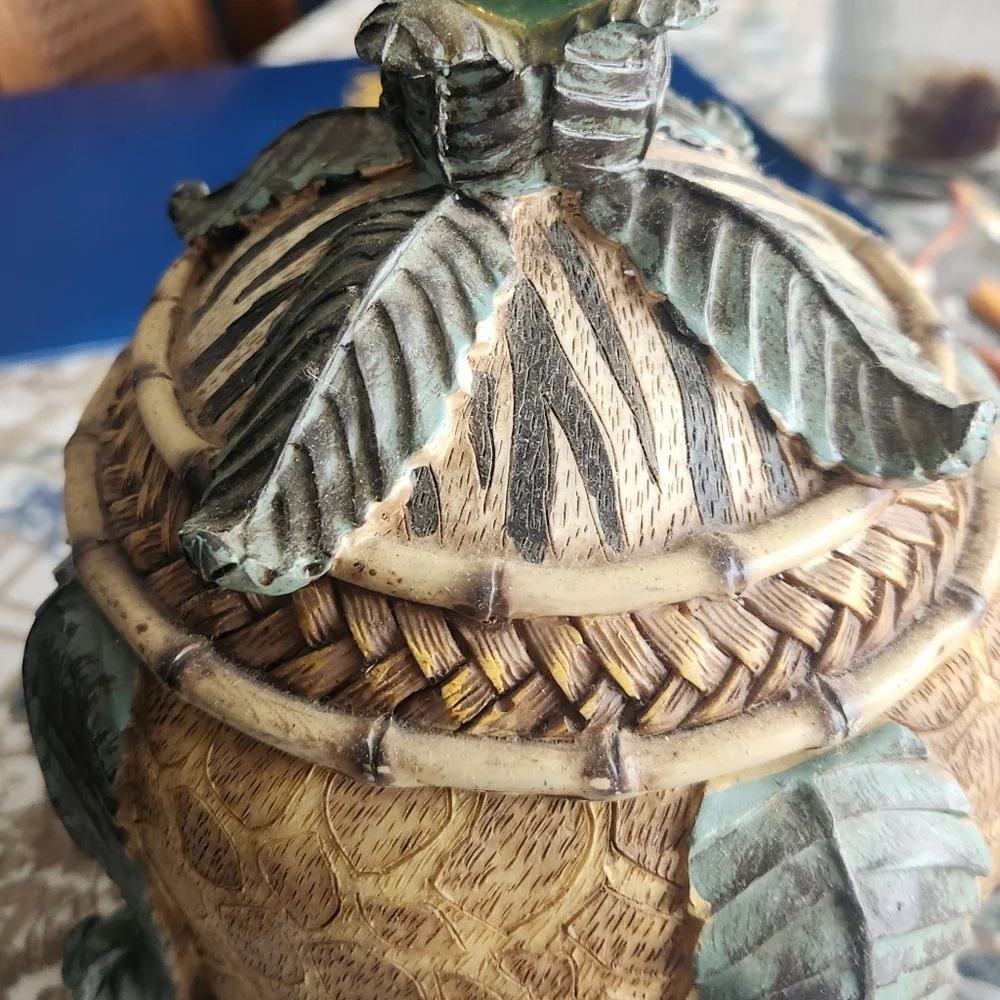Unique Pineapple Style Box - Picture 3 of 7